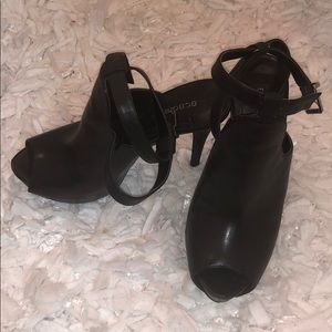BCBG peep toe heel